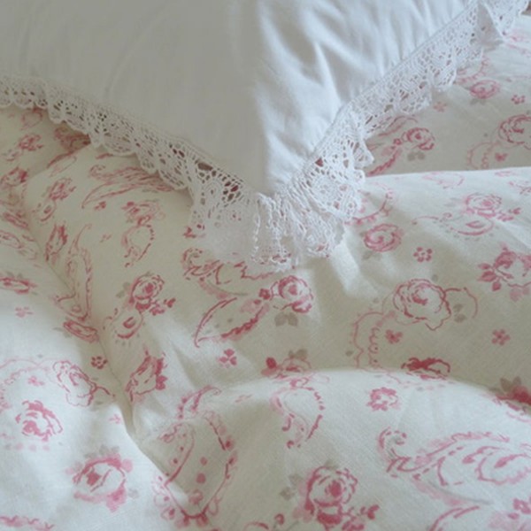 Evelina Rose Paisley Eiderdown from Belinda Davis Eiderdowns