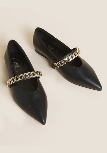 Trim Chain Pointed Ballet Pump