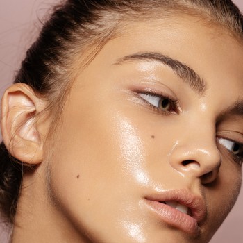 The Best Glow-Boosting Make-Up To Try Now