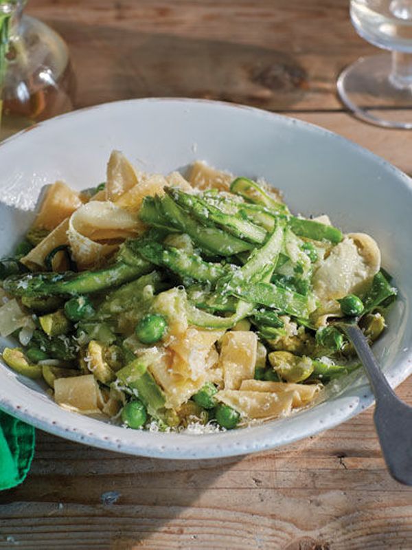 Fresh Pasta With Asparagus & Wild Garlic