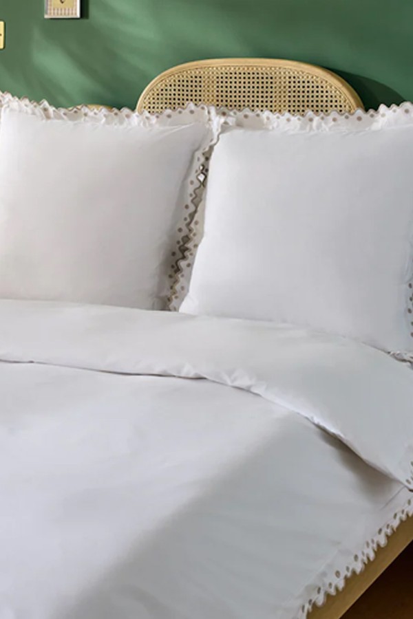 Set of 2 Natural Jester Scallop Spot 200 Thread Count Pillowcases