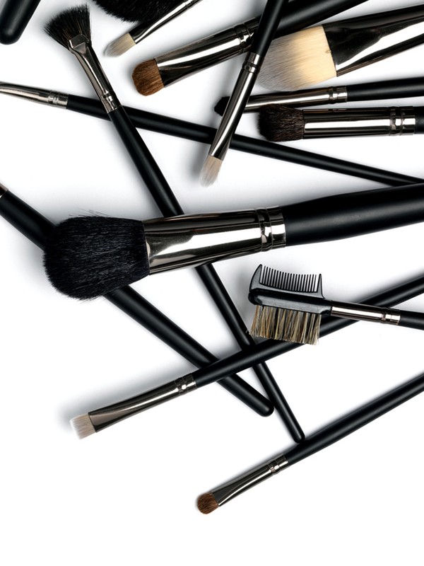 14 Brushes You Need For Flawless Make-Up