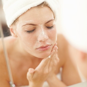 How To Exfoliate Your Face Correctly