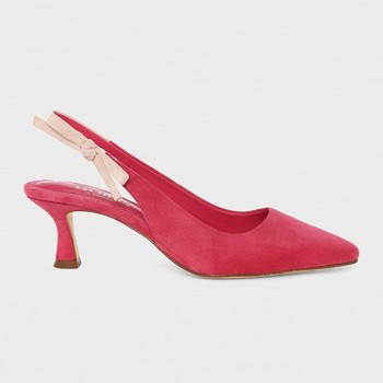 Julia Slingback from Hobbs