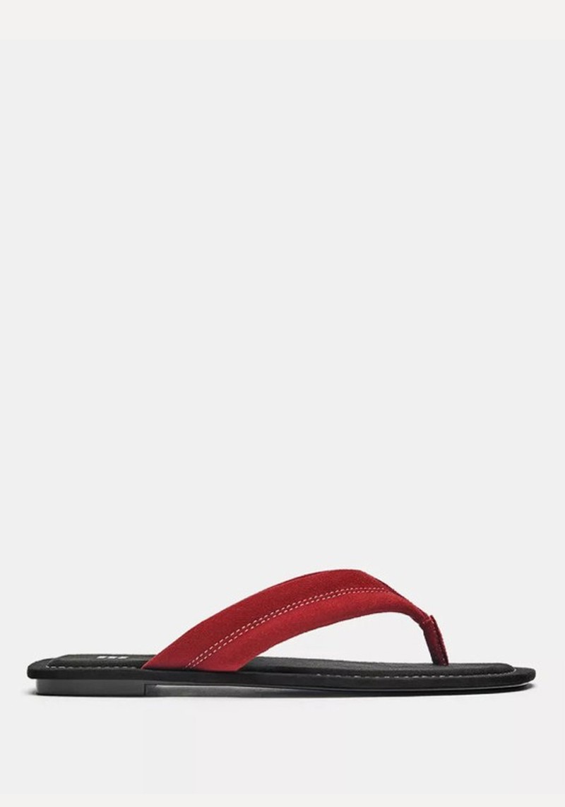 Flat Leather Sandals*