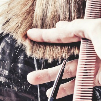 9 Expert Tips To Avoid A Bad Haircut