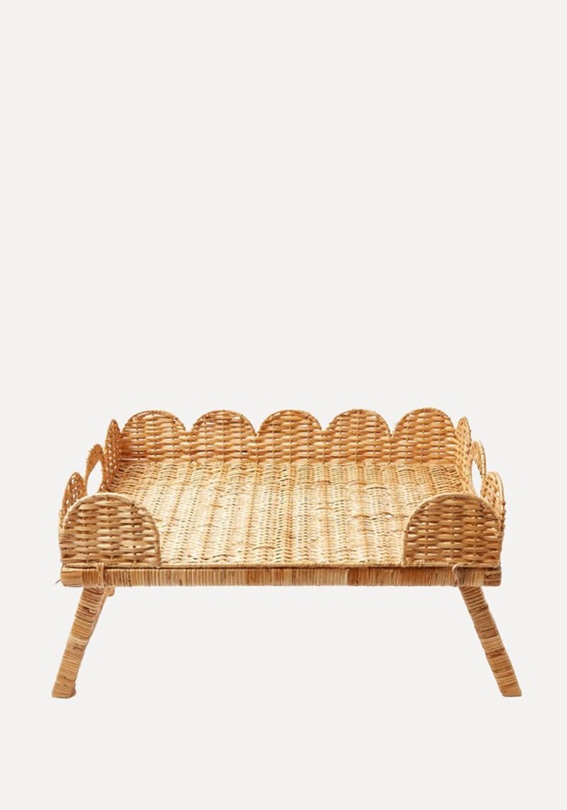Scalloped Rattan Breakfast Tray 