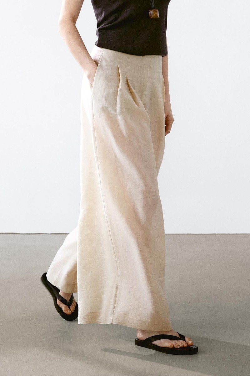 Flowing Linen Blend Trousers With Darts from Massimo Dutti