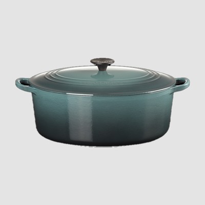 Classic Oval Casserole