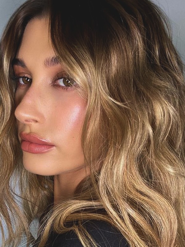 Hailey Bieber’s Make-Up Artist Shares Her Beauty Kit Staples