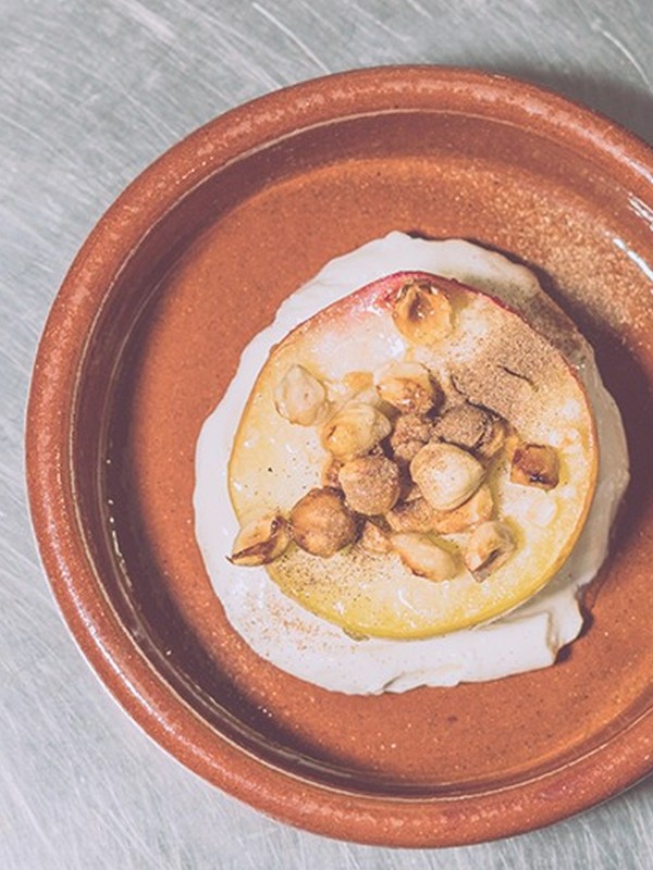 Baked Apple With Honey, Nuts & Greek Yogurt