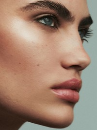 How To Enhance Your Cheekbones With Make-Up