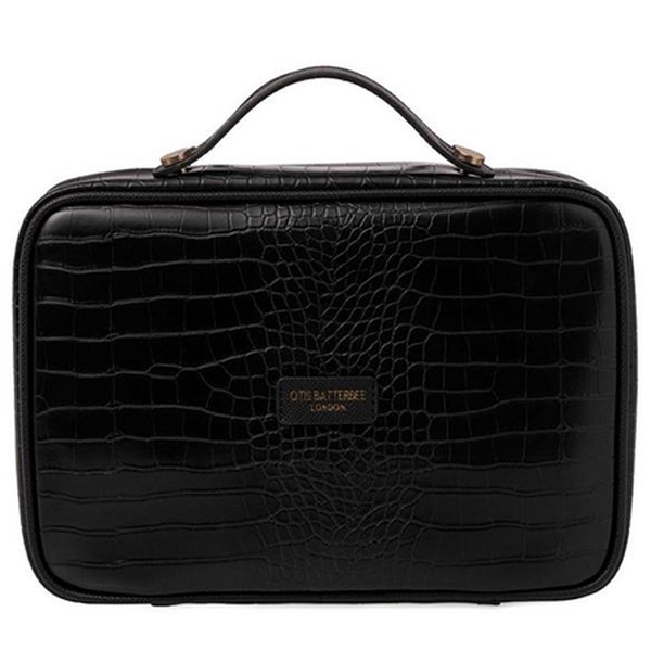 Rosecroft Weekender Wash Bag from Otis Batterbee