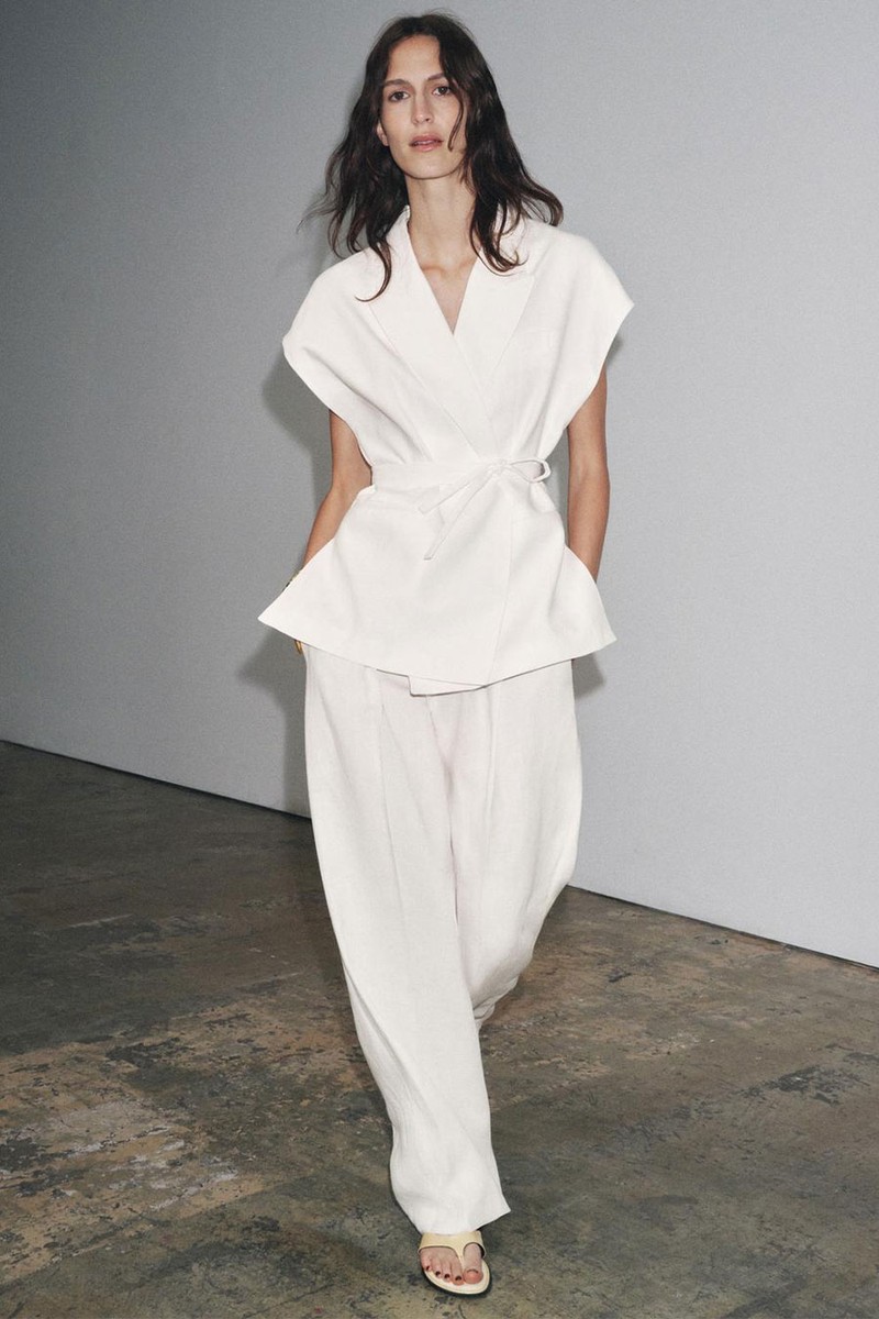 Linen Blend Pleated Trousers