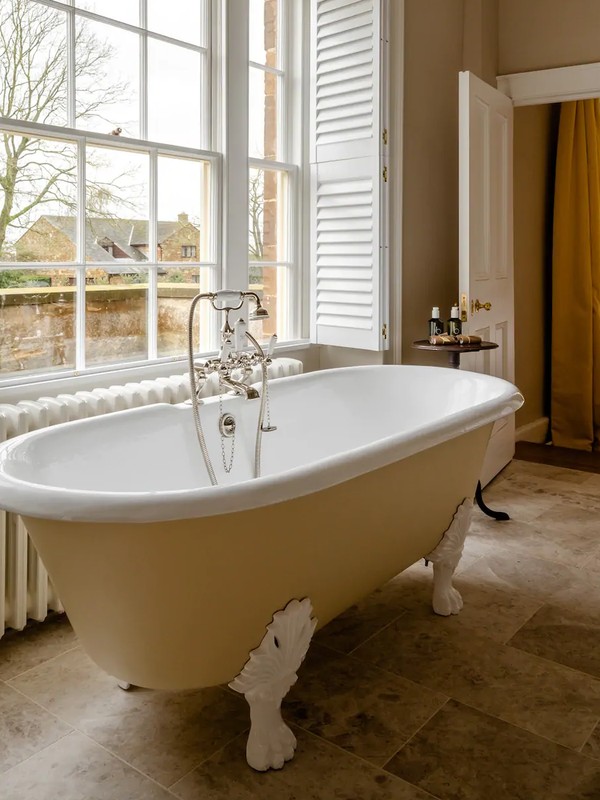 10 Stylish Airbnbs For A Girls’ Weekend