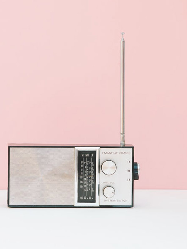 11 Best Radio Shows For The Old-School Listener