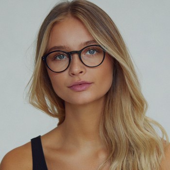 Beauty Masterclass: How To Wear Make-Up With Glasses 