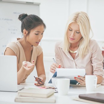 Women Who Wear Make-Up To Work Get Paid More