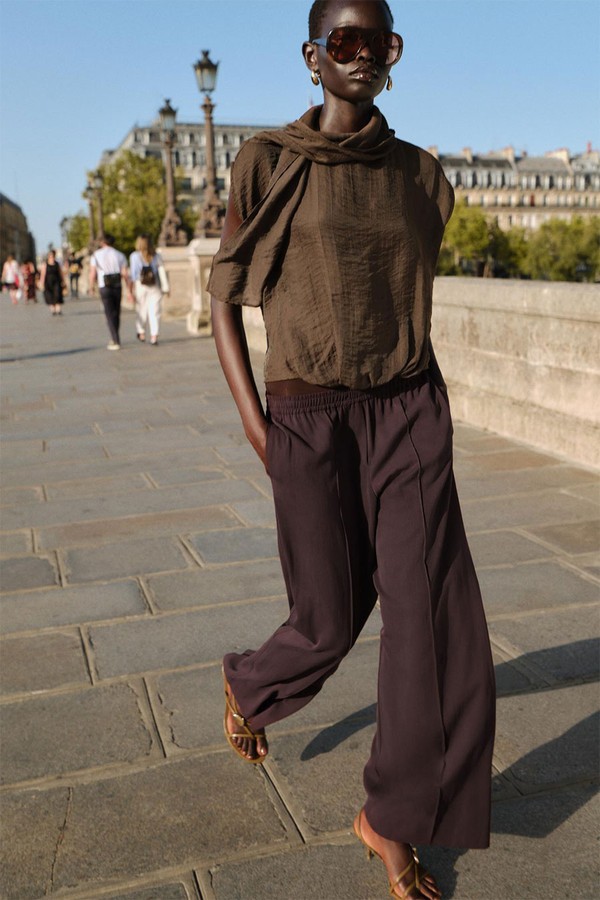 Wide-Leg Seam Trousers