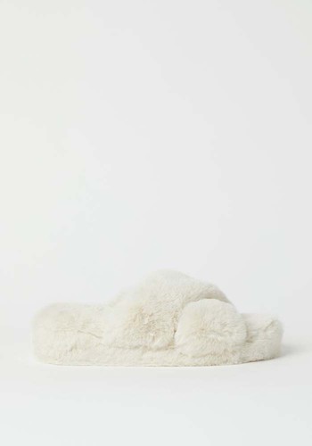 Faux fur slippers