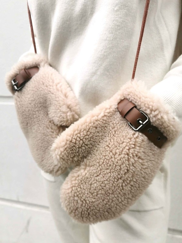 Cosy Mittens To Wear Now 