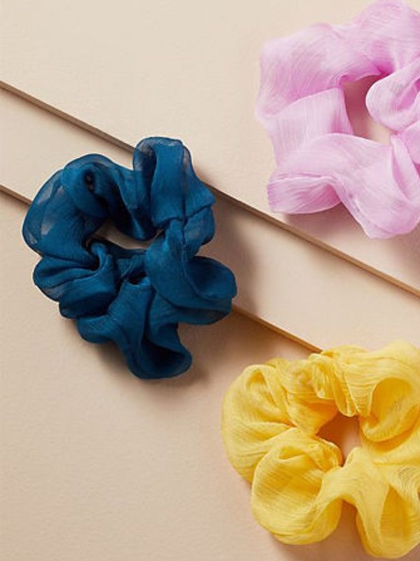 How To Wear The Scrunchie Trend