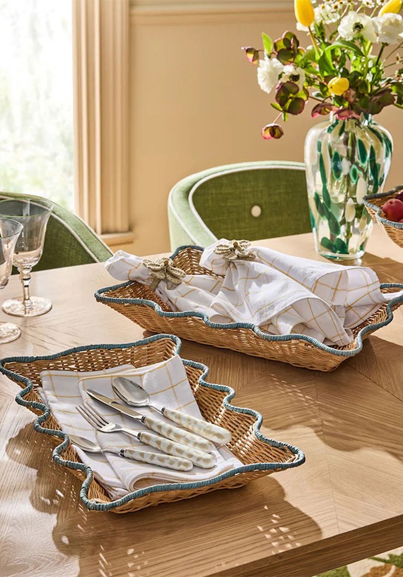 Set Of 2 Rattan Scalloped Edge Trays*