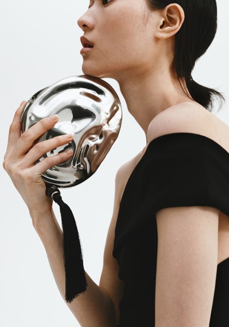 Asymmetric Metal Clutch