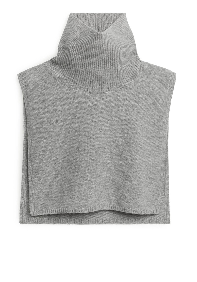 Cashmere Roll Neck Bib from Arket