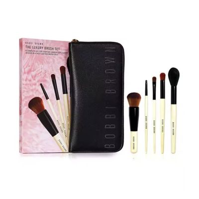 The Luxury Brush Makeup Gift Set from Bobbi Brown 