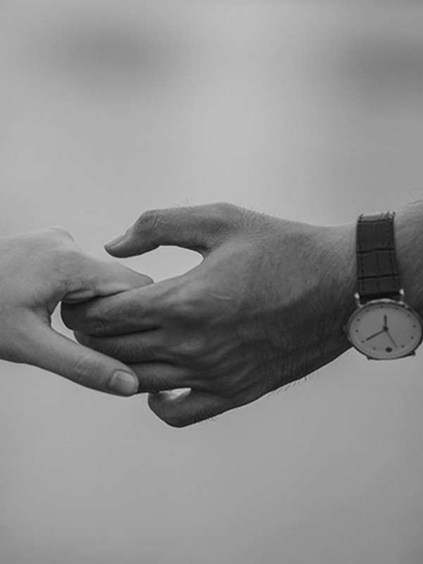 Should You Keep Photos & Presents From An Ex?