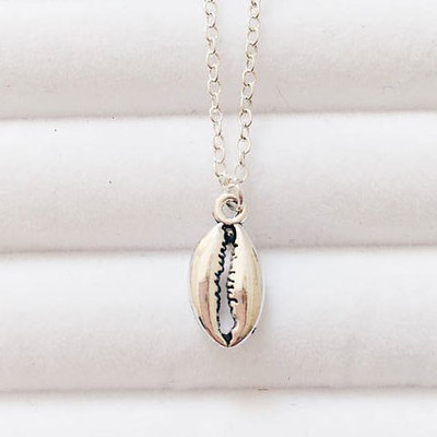 Cowrie Sea Shell Mermaid Necklace from Kukeeuk