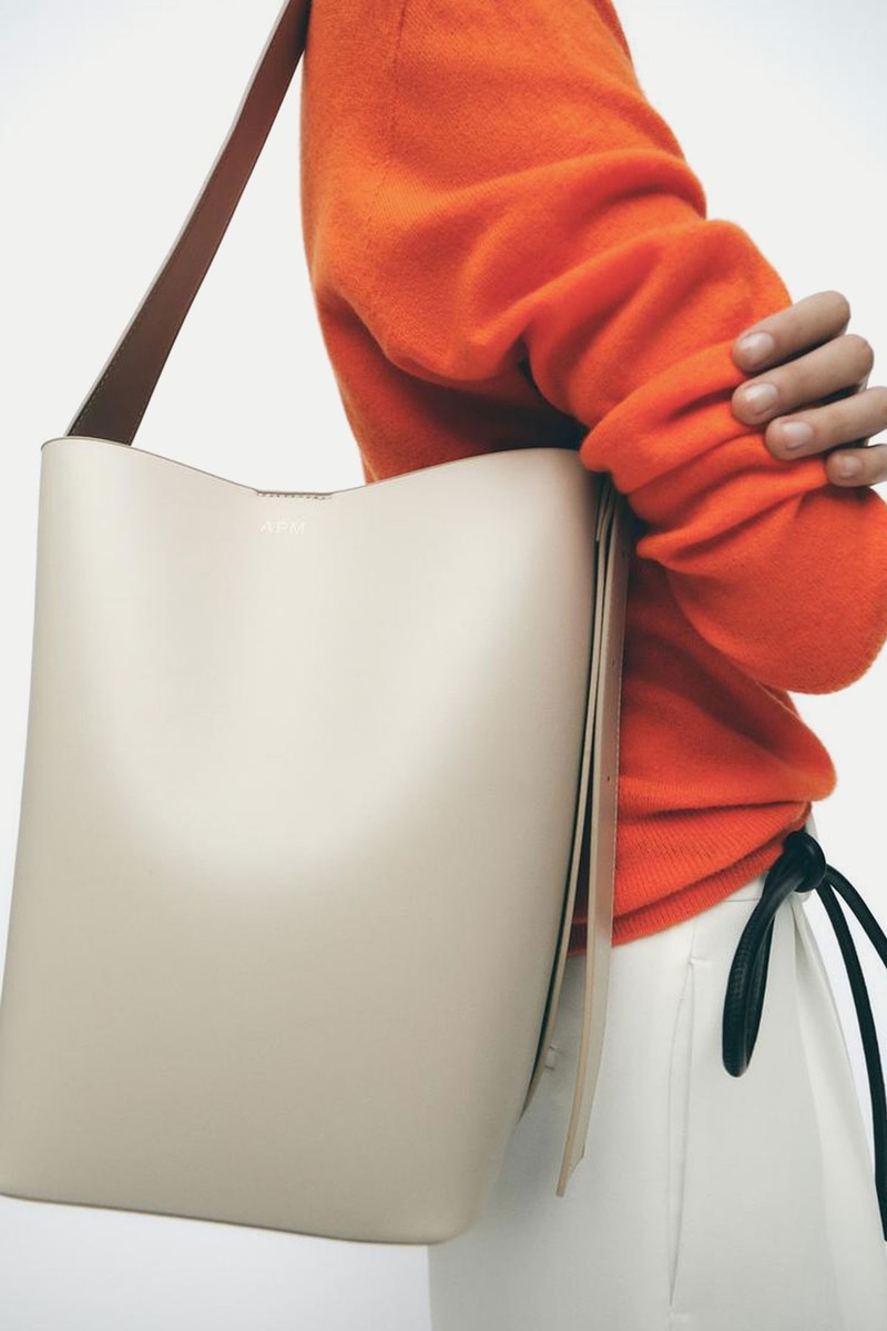 Maxi Bucket Bag