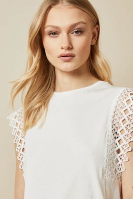 Ulayna Lace Detail Sleeveless Top