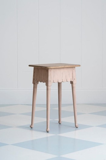 Rufus Table from Studio Hám