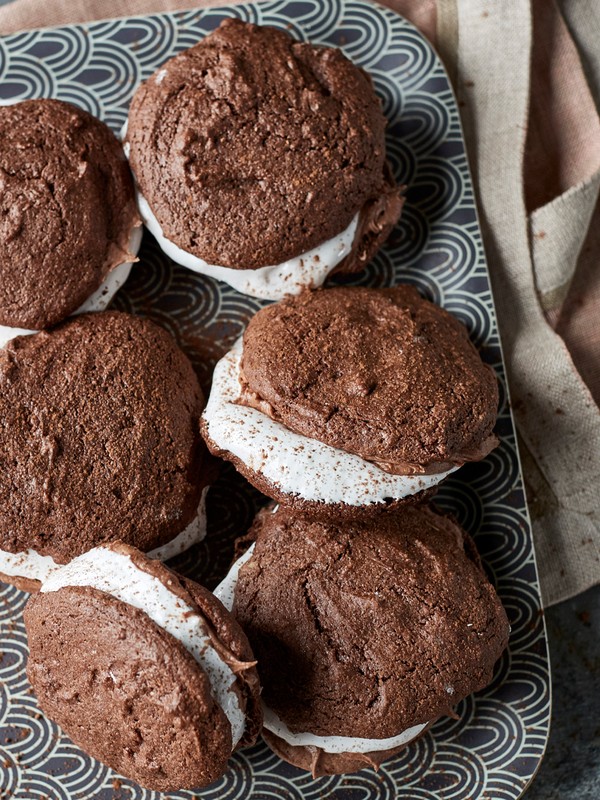 Chocolate Whoopie Cakes