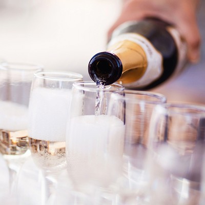 How To Buy Affordable Wedding Champagne