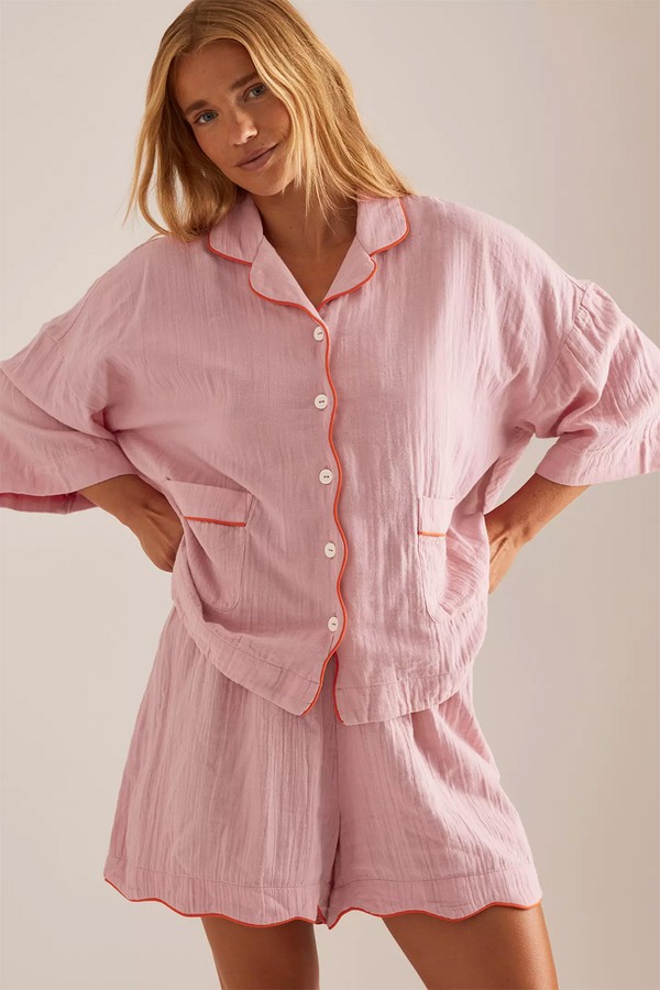 Short Scallop-Trim Pyjama Set from TBCo