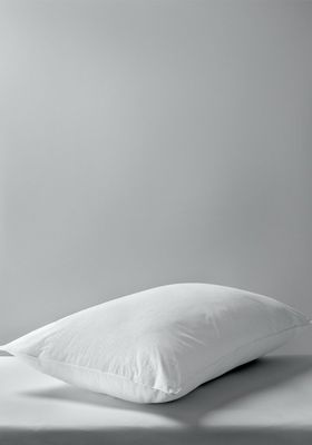 Specialist Synthetic Smart Cool Standard Pillow