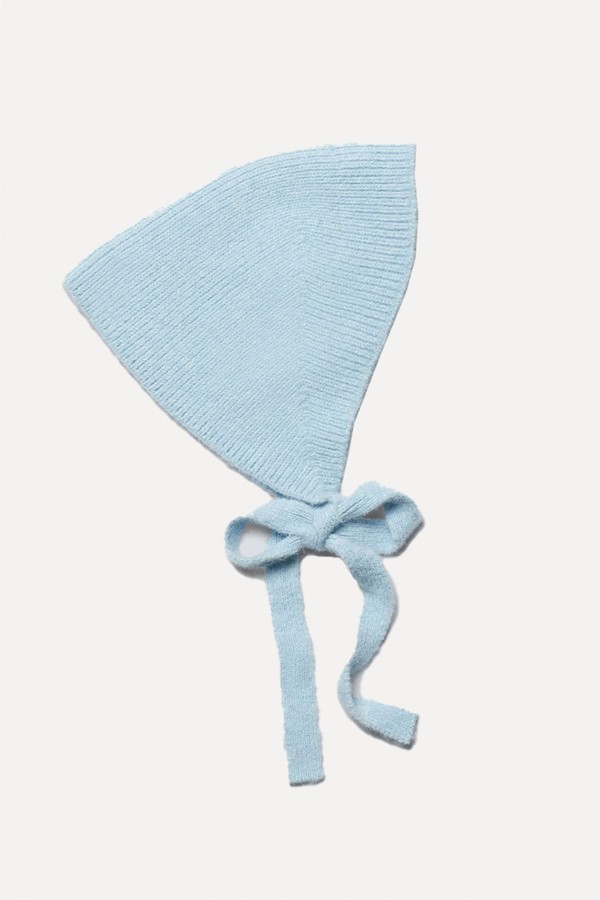 Knitted Triangle Head Scarf from Weekday