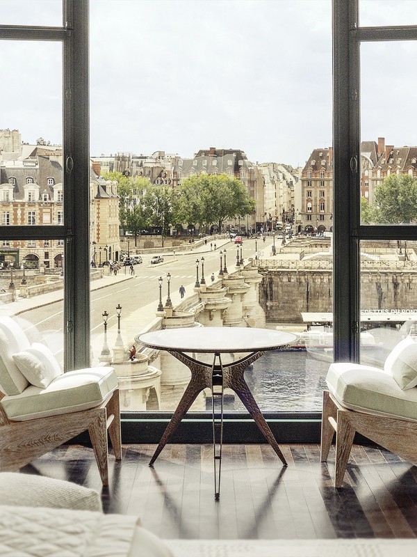 See How This Rooftop Restaurant in Paris Pulls Out All the Design Stops