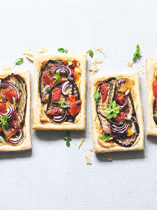 Mediterranean Tarts With Vegetables & Hummus