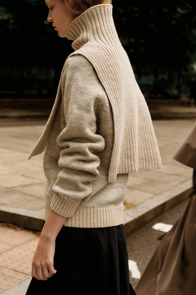 Lilleø Lambswool High Neck Bib from OMHU