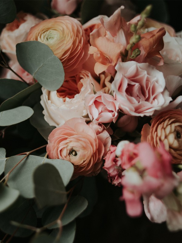 The Seasonal Flowers To Buy & Style Now
