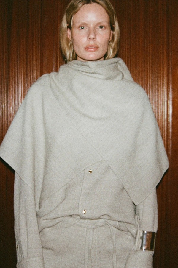 Georgia Detachable Scarf Japanese Light Wool Shirt from Frankie Shop