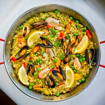 Paella Tips & 9 Recipes To Try At Home