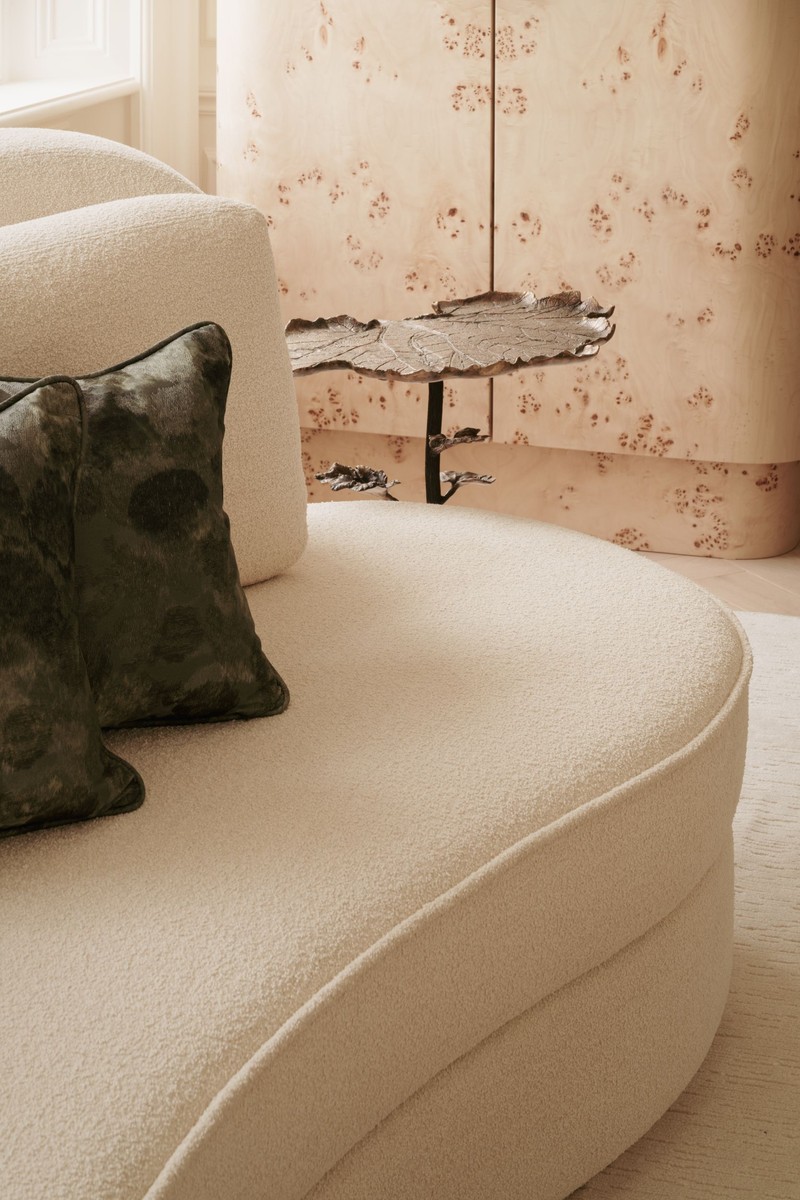 Covet Noir; Vigo Jansons