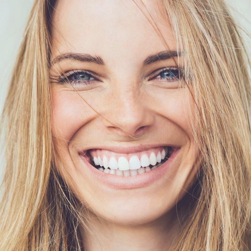 9 Teeth Whitening Rules From A Top Dentist