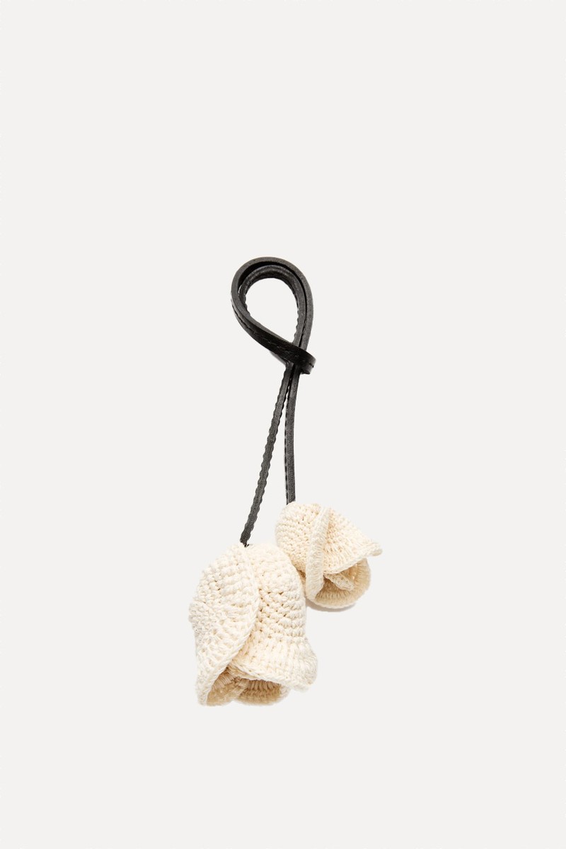 Crochet Rose Charms from Magda Butrym