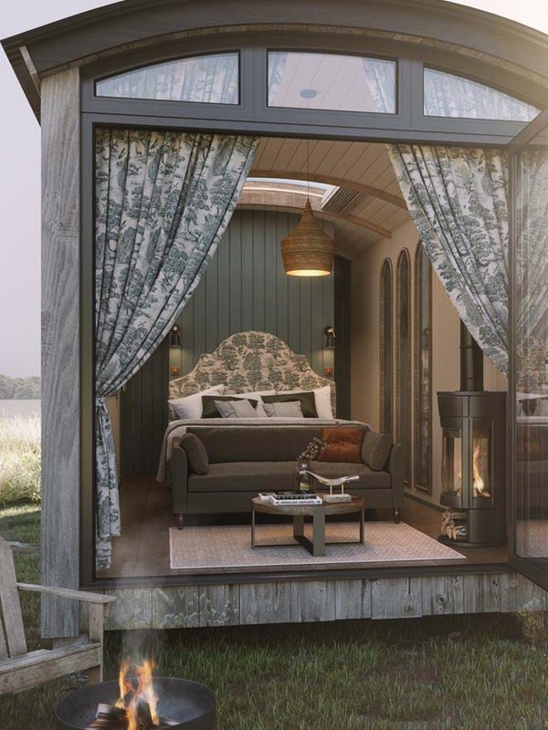 9 Unique Minimoon Spots